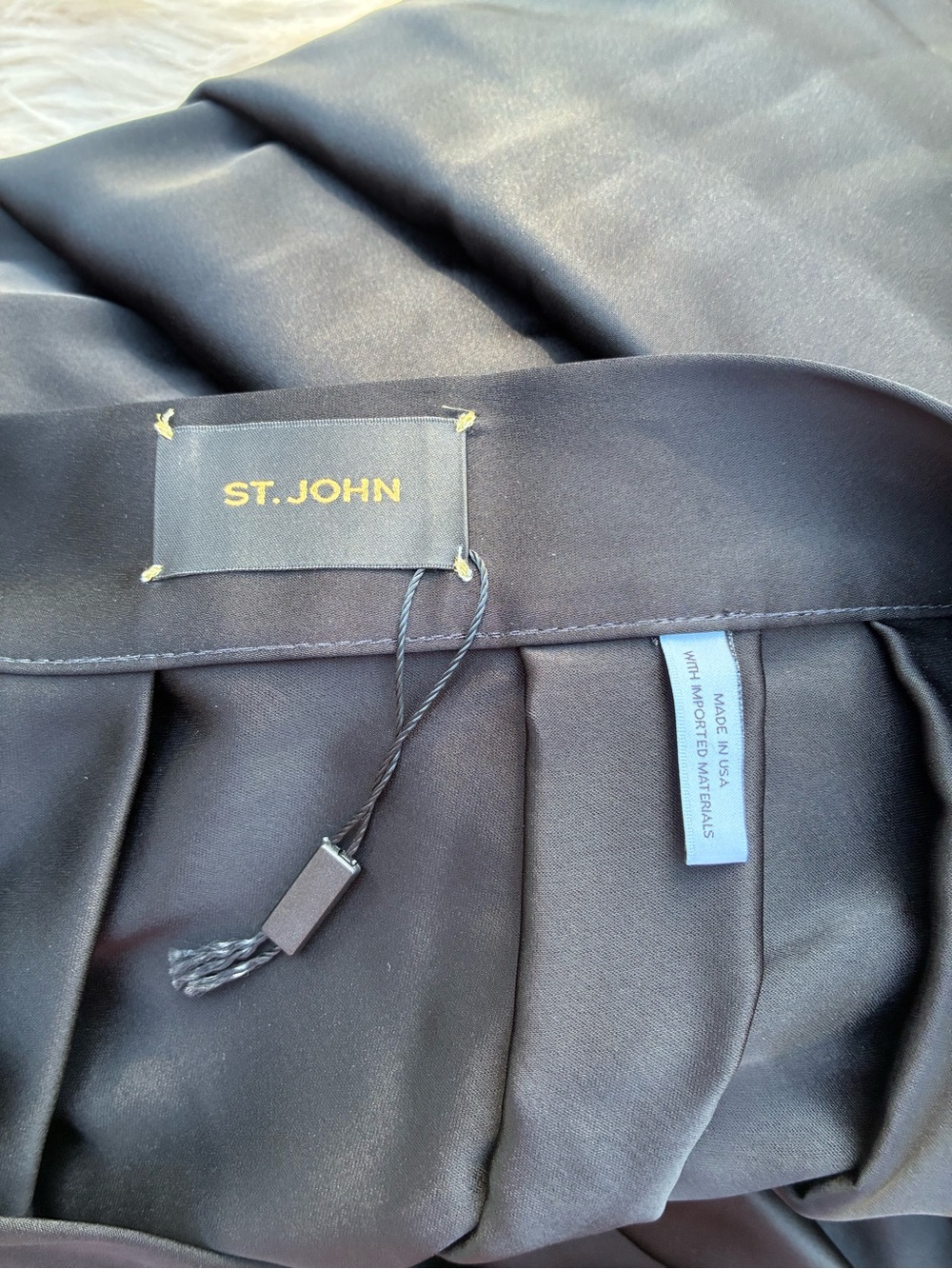 NWOT ST. JOHN Liquid Satin Shirt in Black
Size 12 - Picture 10 of 13